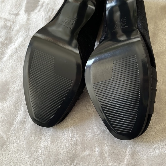 Nina black velvet heels - Picture 13 of 17